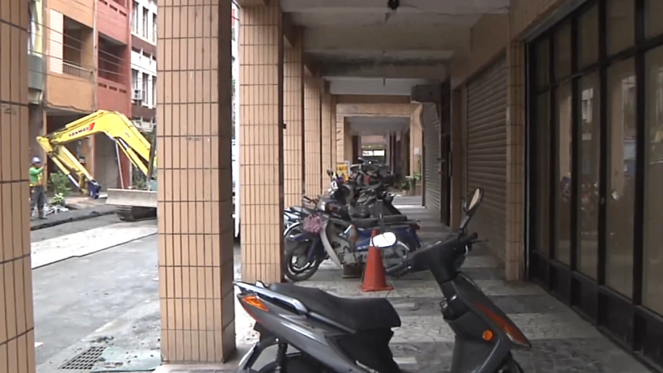 車停自家騎樓被開單 法院判「私地公道」該罰