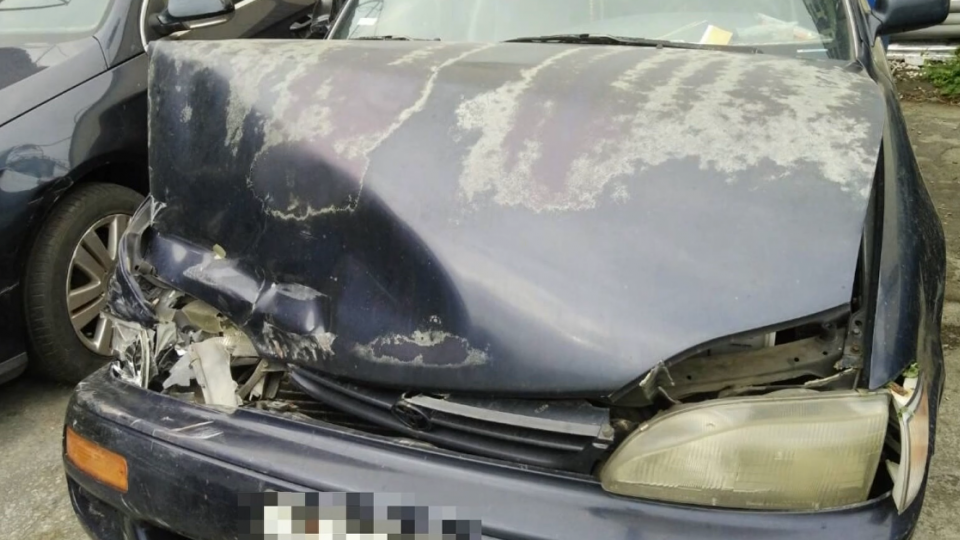 驚險瞬間！疑酒駕開車肇逃 共波及5輛轎車