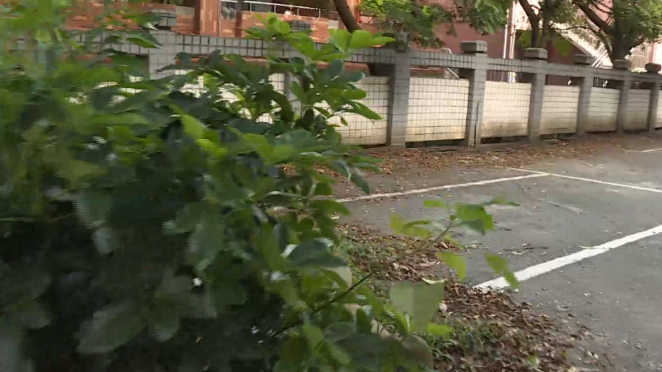 婦人夜歸遭尾隨 嫌犯熊抱還想強吻