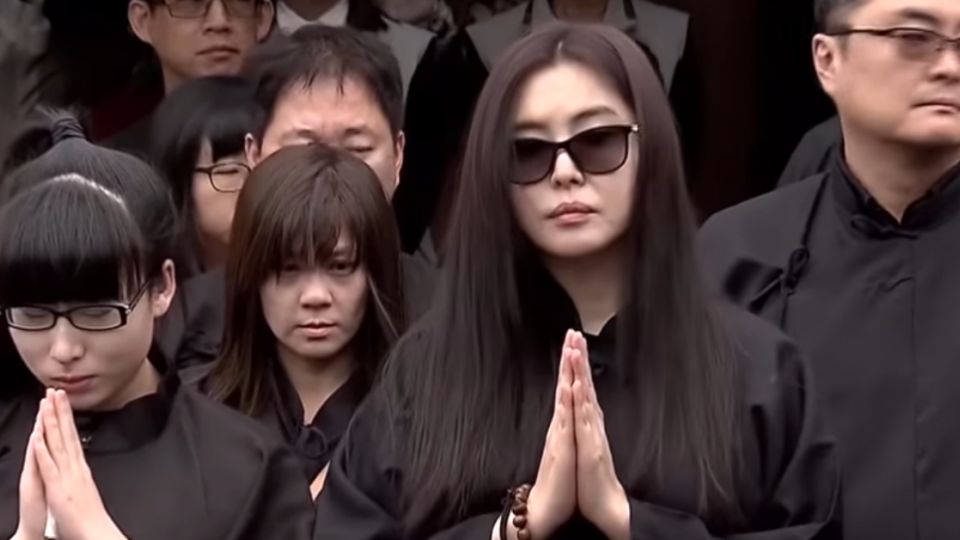 哽咽送亡父 息影12年王祖賢：不會復出