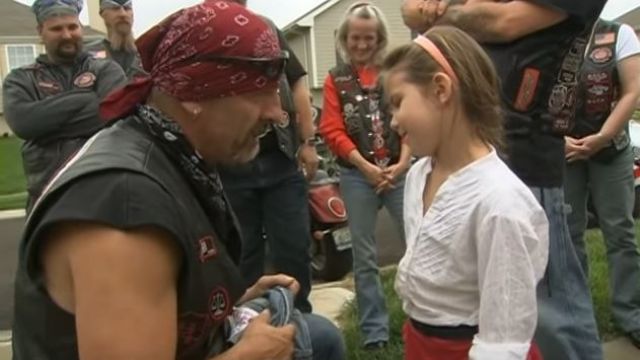 10歲女童遭繼父毆打虐待5年 「惡魔」重機騎士撂人拯救