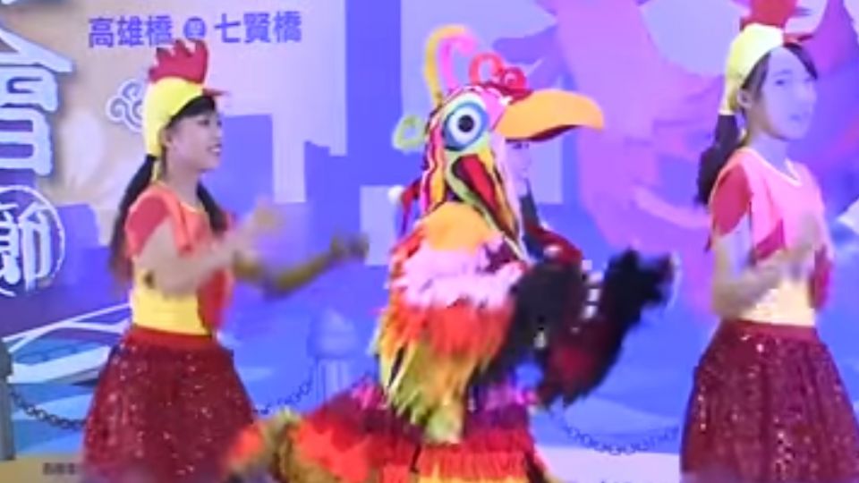 高雄燈會「旺來雞」亮相 初三熱鬧到元宵