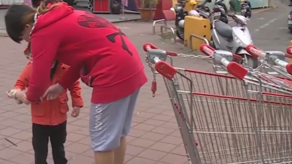 「恐懼感無法形容」小孩摔下推車 受嚴重驚嚇