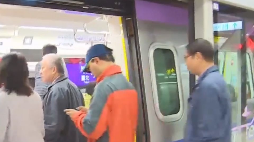 體檢機捷！充電座卡卡 轉乘公車太少