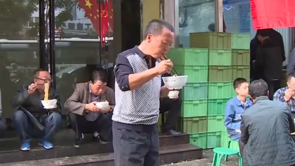 「三天不吃想得慌」百年蘭州拉麵十億商機