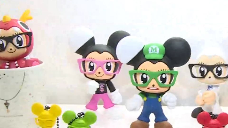 阿信潮牌疑似抄襲？拿註冊文件佐證除汙名