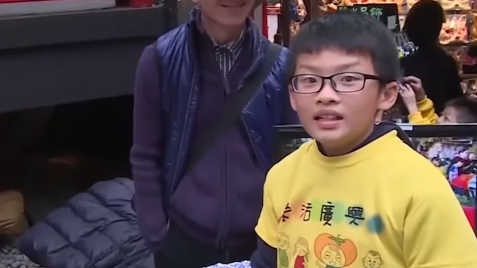 自食其力拚畢旅 小五生擺攤叫賣籌20萬