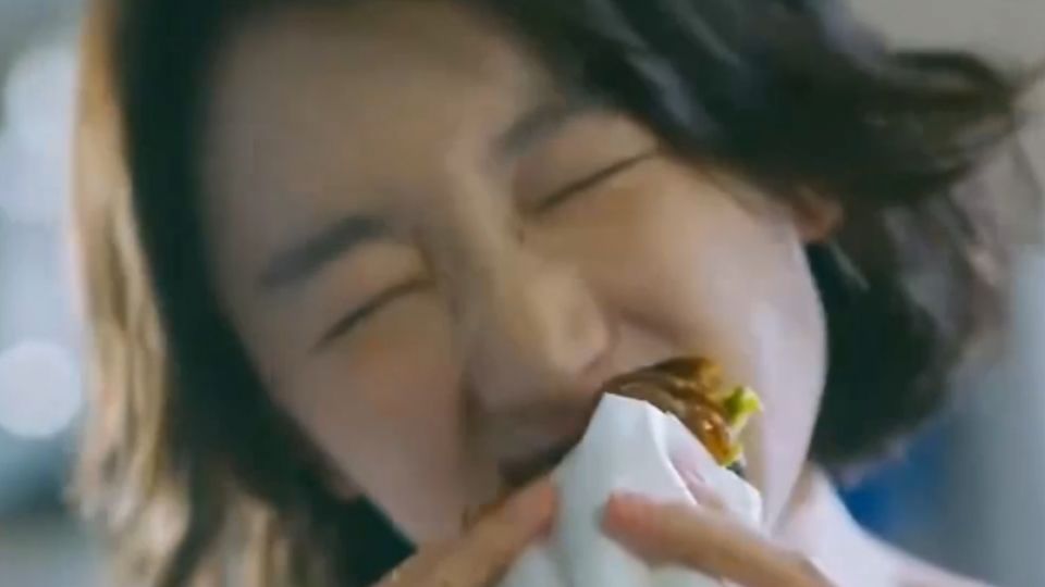 對戲小18歲影后周冬雨 金城武被讚「體力好」