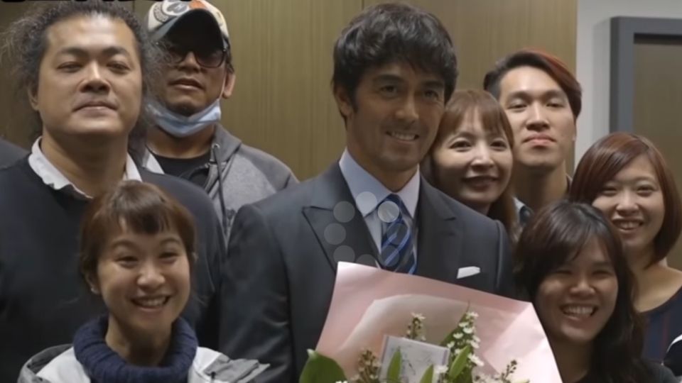 海外處女秀！日男星「阿部寬」 台灣拍飲料廣告