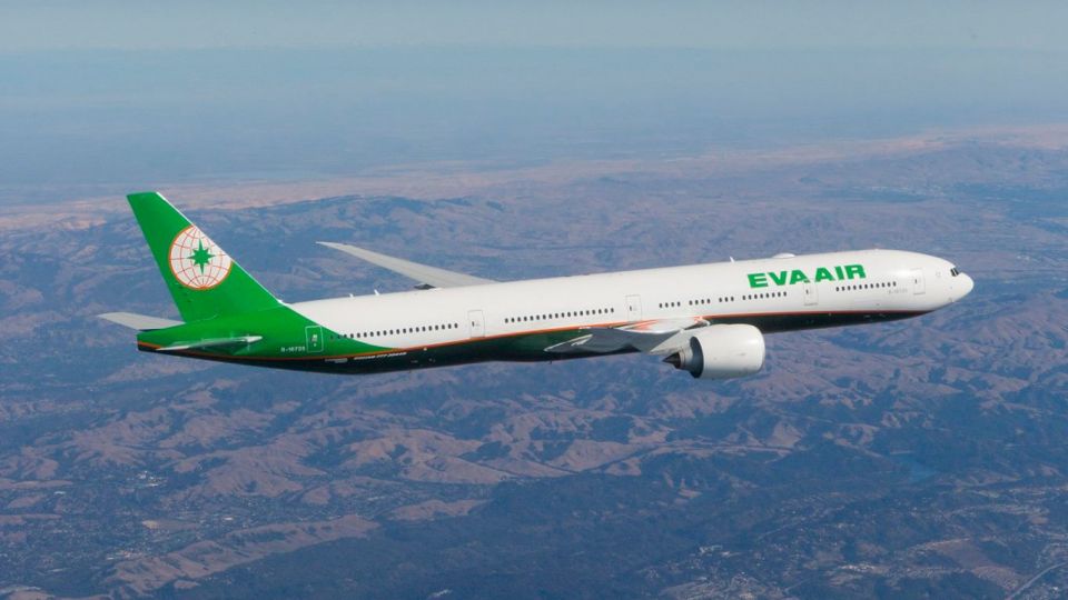 長榮遊客求助空姐遭拒 這個理由讓他好心寒