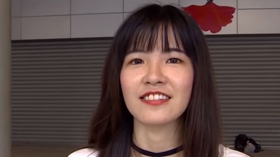 台版高孝周！滑板女孩秀高難度滑板技巧