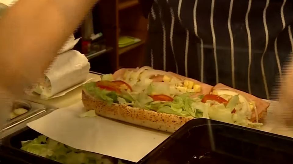 潛艇堡湯杯遭寫「請勿使用」 業者：誤會一場