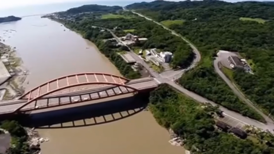 長虹橋「如河面上的彩虹」 齊柏林為拍攝墜機亡