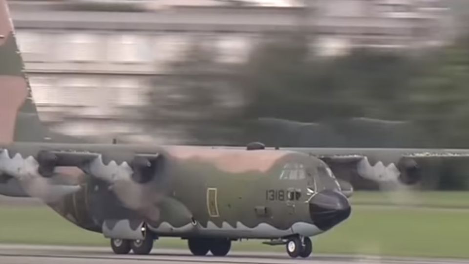 列隊向齊柏林致敬！軍機運送3遺體抵台北