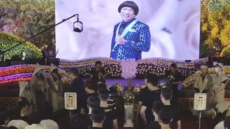 「一代笑王之王不虛此生」 眾星淚送豬哥亮