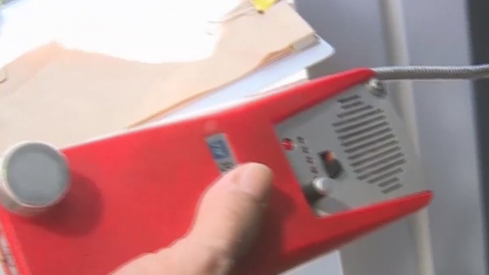 假檢測真洩瓦斯？冒安檢員騙換千元調整器