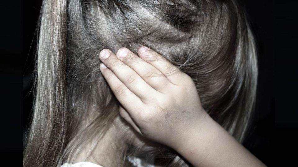 遭母男友性侵6年…媽媽暴打她子宮說「原諒叔叔」