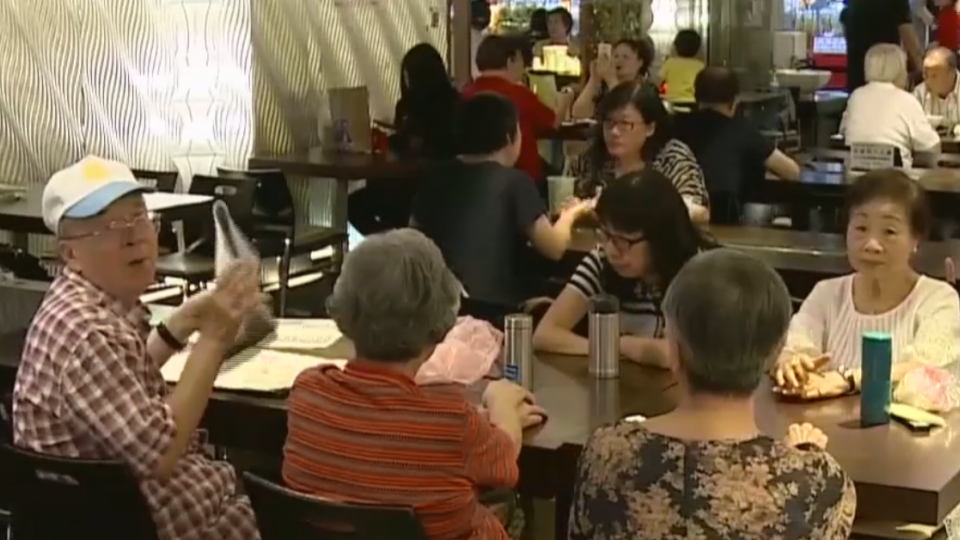 鼓勵民眾到警消避暑！ 朱立倫挨批濫用資源