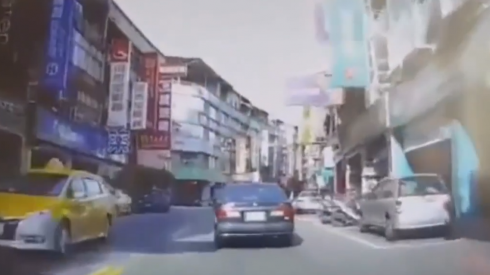 車牌註銷遇警玩命逃！違規＋闖4紅燈挨罰1萬8