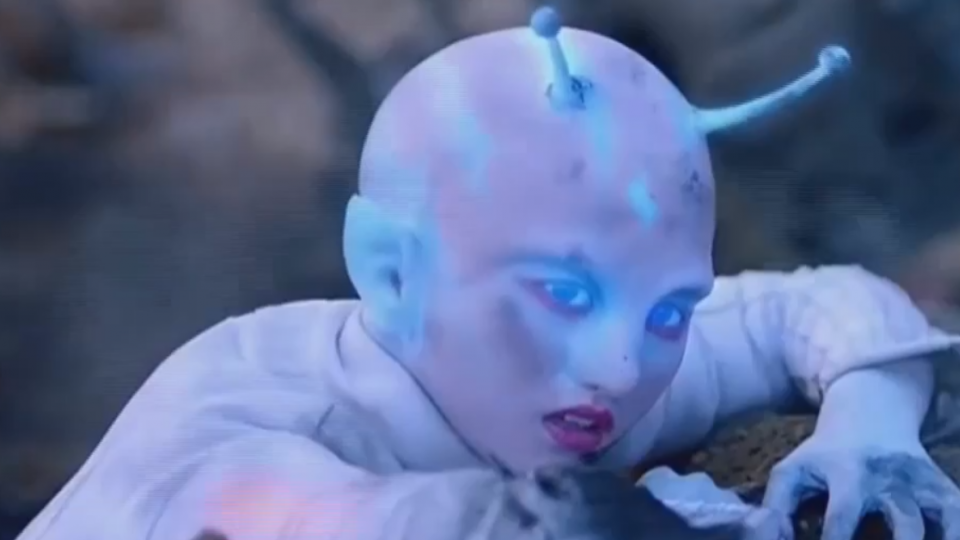 陸劇「顫抖吧 阿部！」 外星人降落地球 附身搞笑