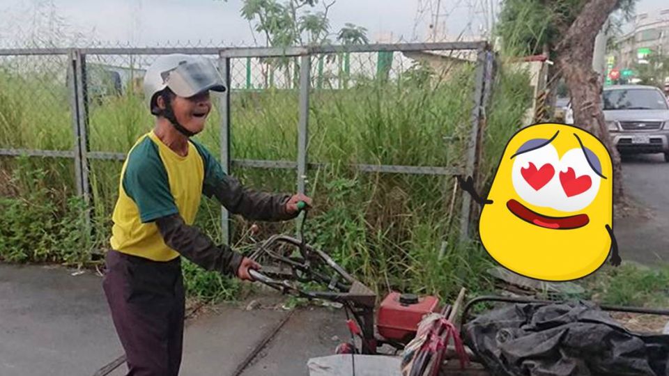 維生工具壞掉…他路過「舉動」超暖心 聾啞阿伯開心笑了!