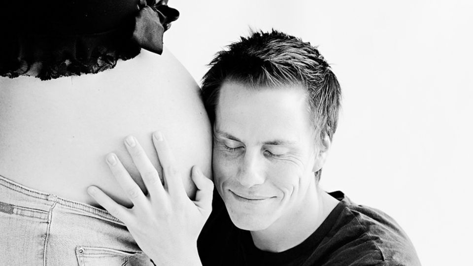 孩子「才8個月」就足月？他驚覺「綠綠的」怒驗DNA…結果超傻眼