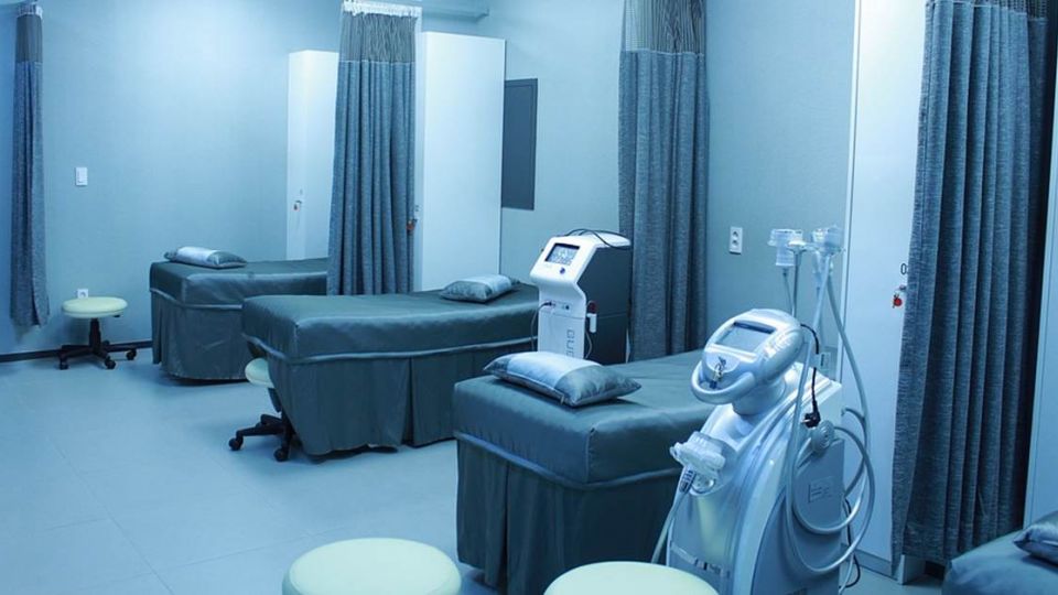 頭皮發麻！她一不留神…兒狂嗑半瓶「這東西」慘躺急診6小時