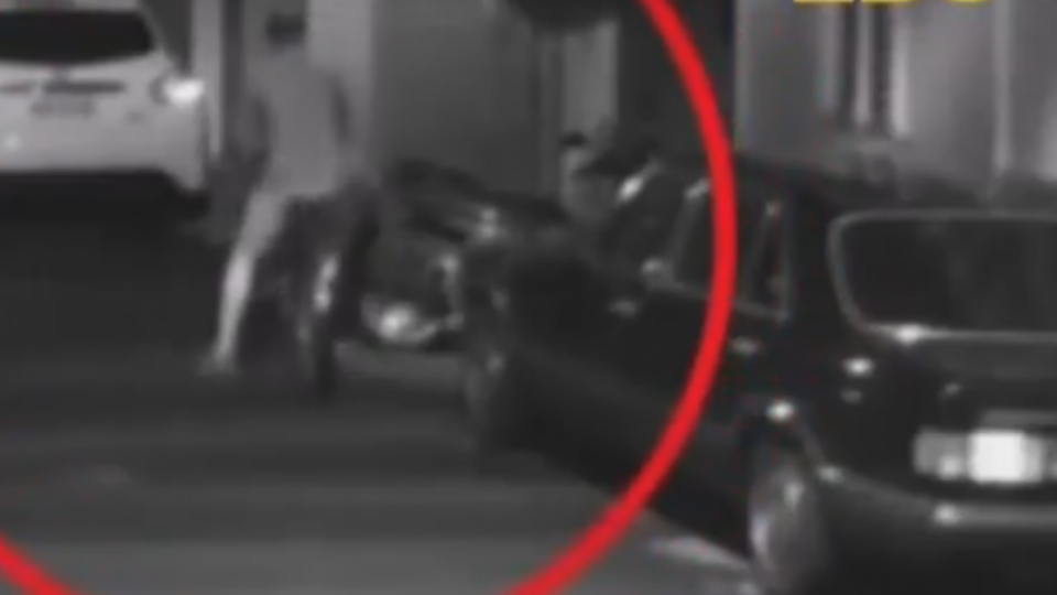 雨衣踹車怪客再現？里民機車無故又遭踹倒