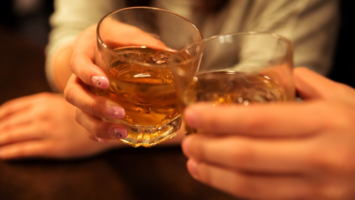 以前滿蠢的!日本24歲酒店女公關結婚 貼薪資條勸世