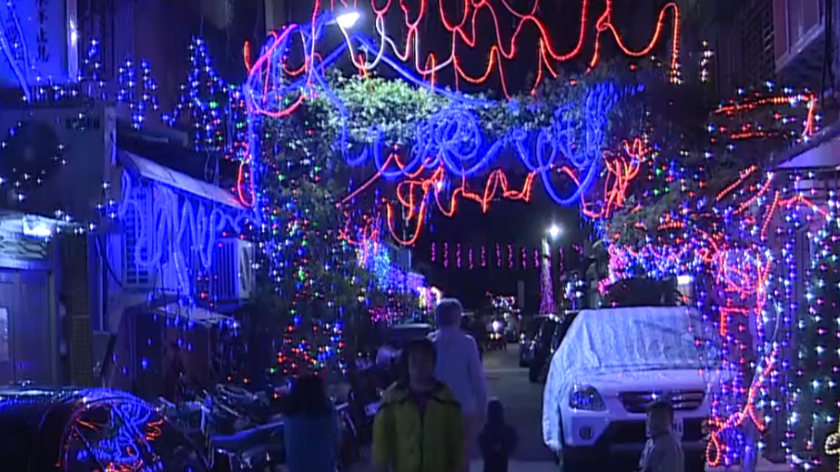 住戶自發性點燈 北投「耶誕巷」成打卡熱點