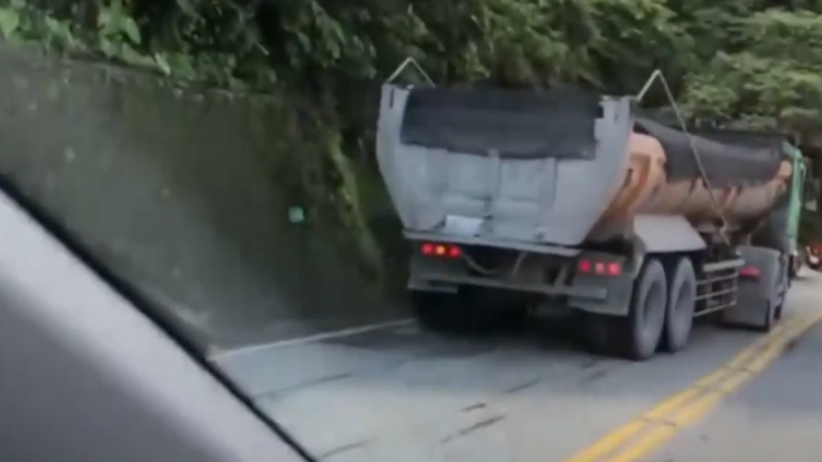 砂石車蘇花逆向超車又倒車？駕駛：他是在練習嗎