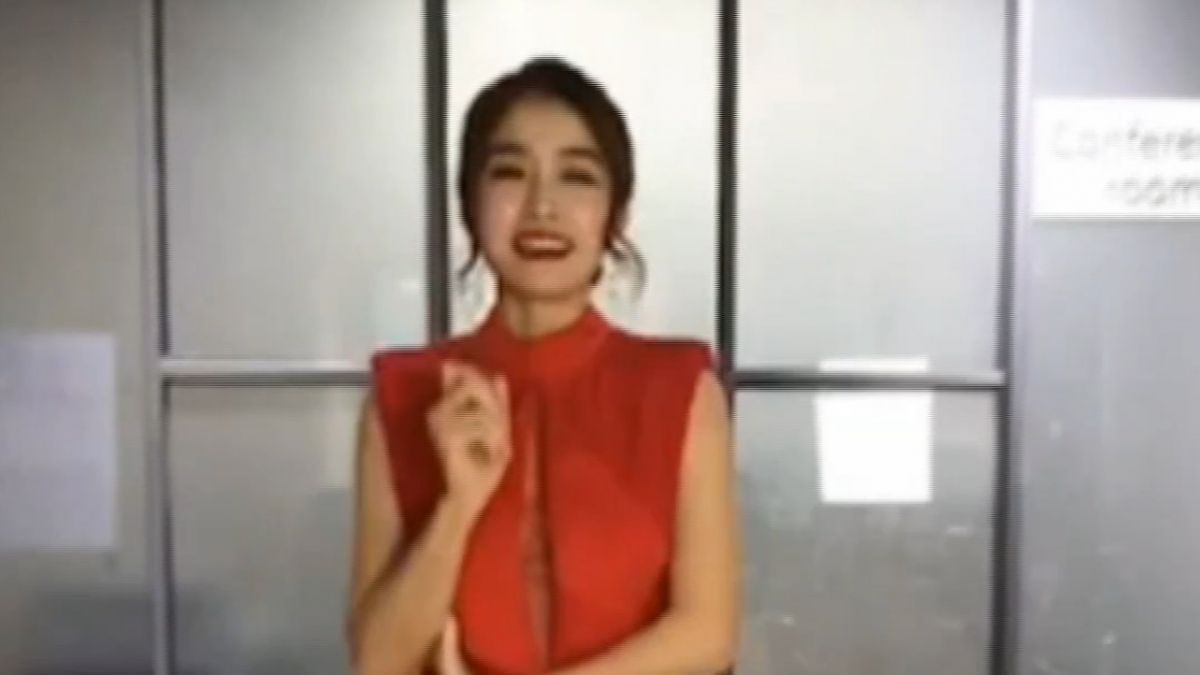 無懼失婚！艾莉絲再嫁英外交官 小嫻裸背直播