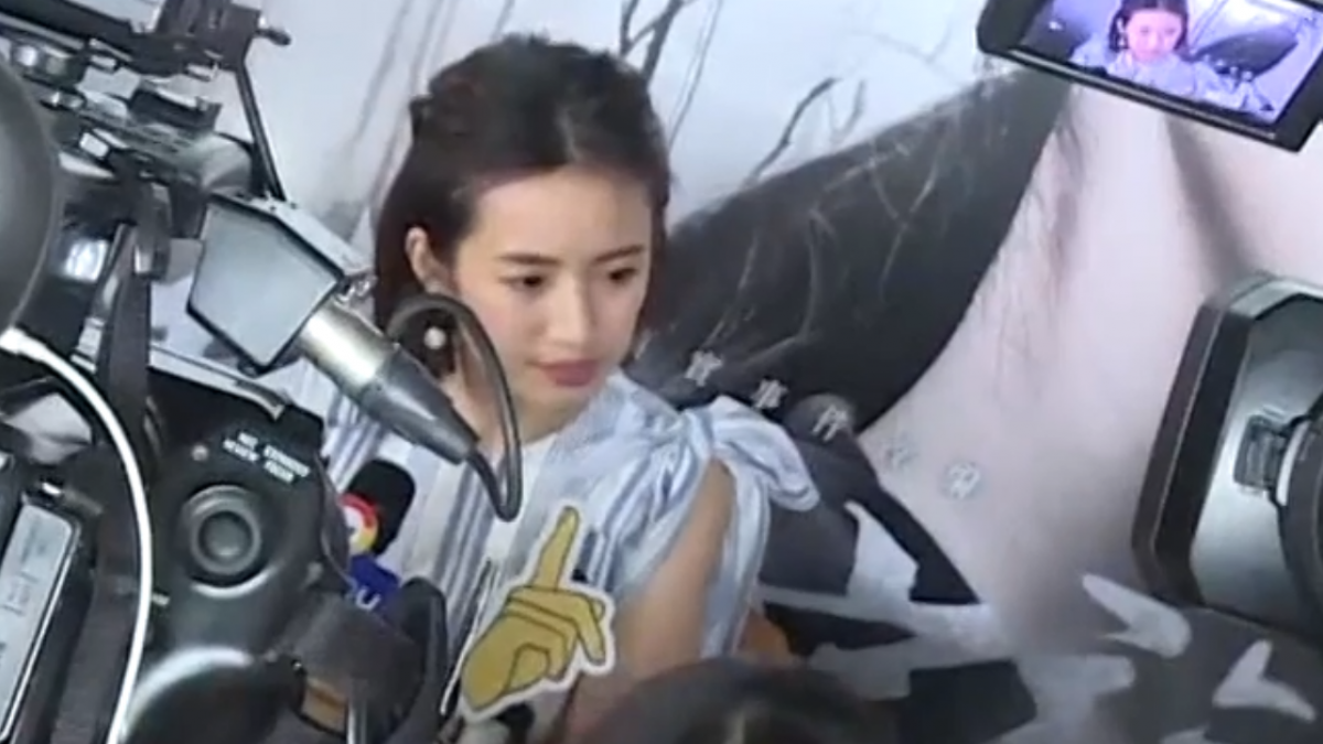 拍照角度很重要！賈靜雯、林依晨照片掀討論