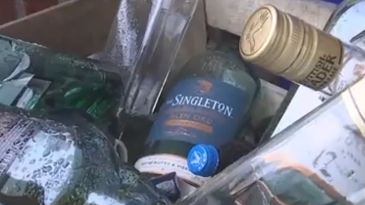 喝茫了！相約ktv喝酒  開車門爆口角拉扯打