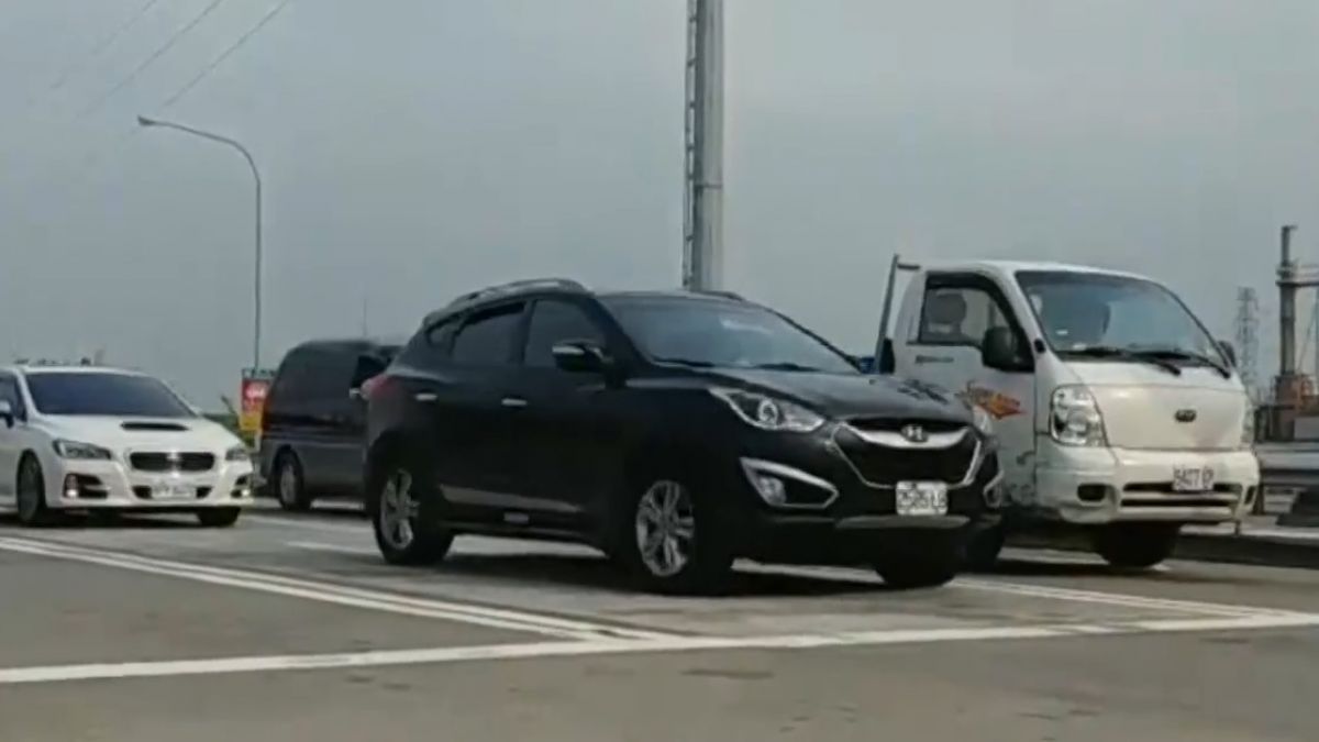 清明連假國道湧車潮 小琉球、遊樂園人潮塞爆