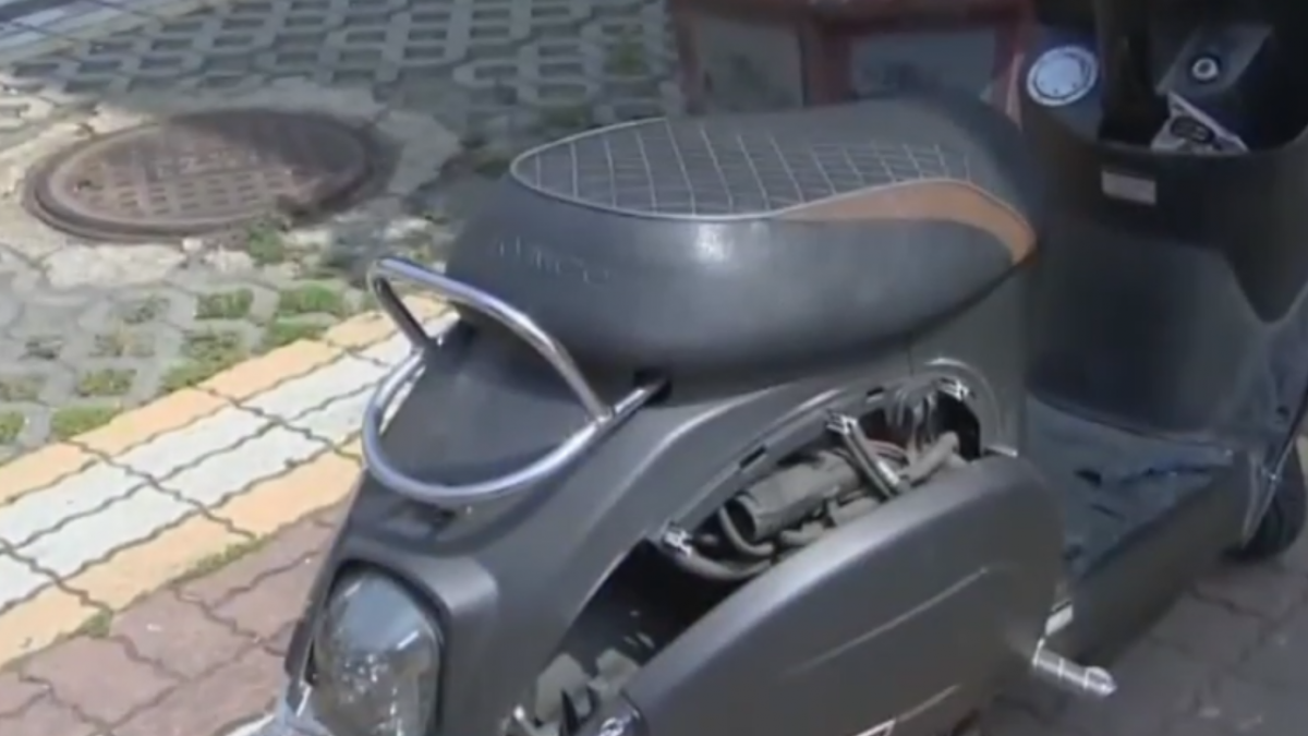 「第一次飆車就被抓」 嫌犯急煞撞壞警車牌