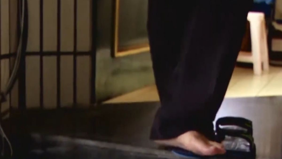 控鄰「偷連WiFi」害輸線上遊戲 持榔頭狠砸鐵門