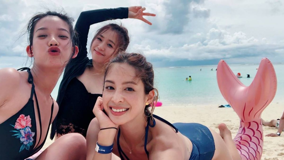 孟耿如穿比基尼解放！揪「公主幫」閨蜜度假 關島海灘秀美腿