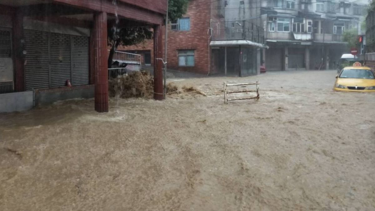 暴雨再炸4天！北北基升級發「超大豪雨特報」