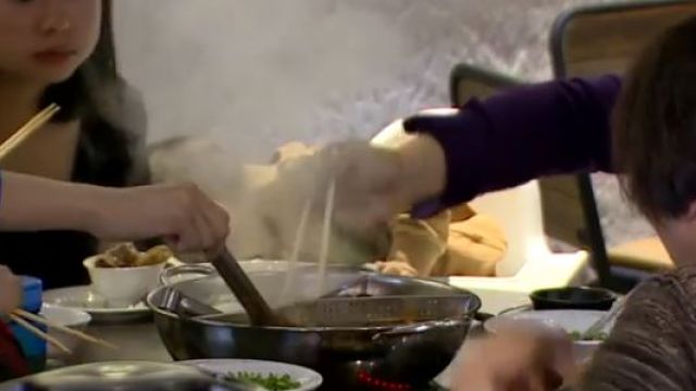 【影片】變天麻辣夯！知名火鍋店遷址重新開幕 民眾：好期待